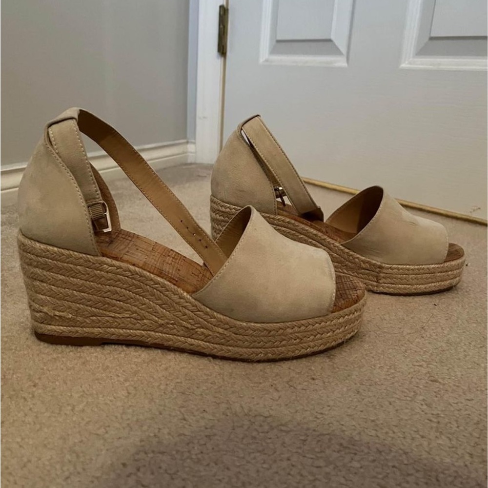 Call it spring. Brand new size 9
